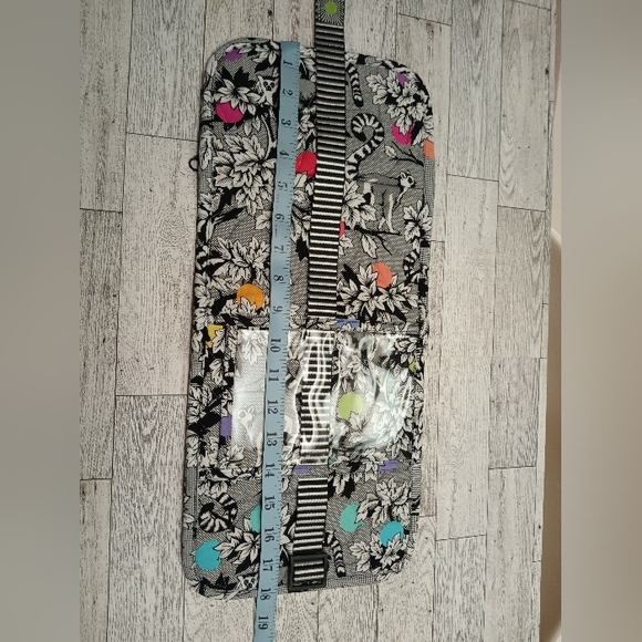 Cosmetic - Jewelry Personal Fabric Organizer Black and White Lemur Pattern - Picture 9 of 9